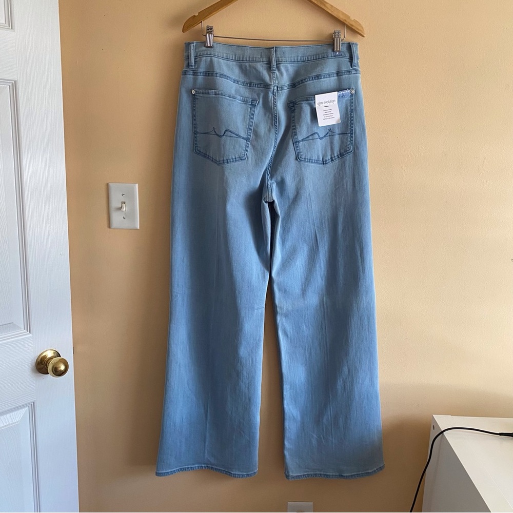 7 For All Mankind Jo Jeans Ultra High Rise Wide Leg Woman 32 Light Wash Soft NEW - Picture 3 of 16